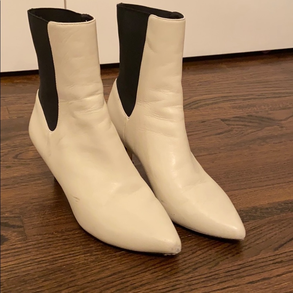 Joie white boots